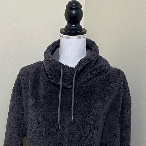 Champion || Woman’s gray turtle neck pull over sweater size small - Picture 4 of 5